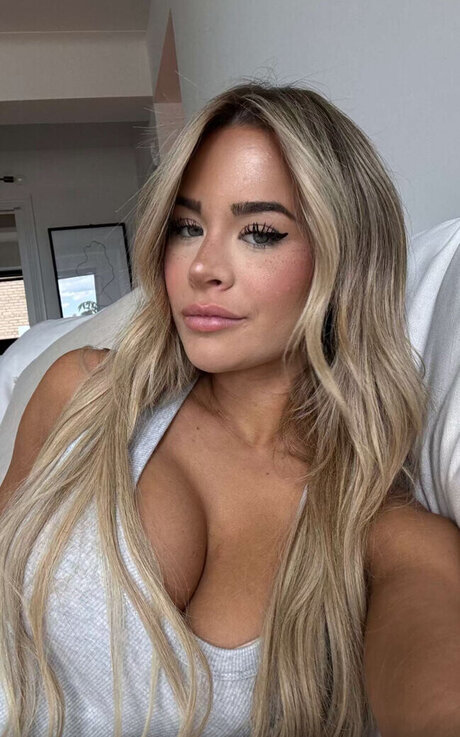 curvy amateur onlyfans naked gallery