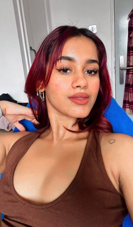 senoritasara model free pics