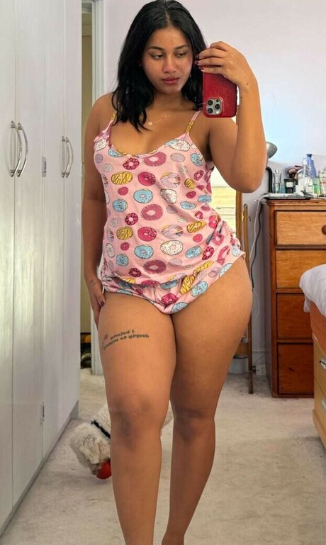 senoritasara sex model photo