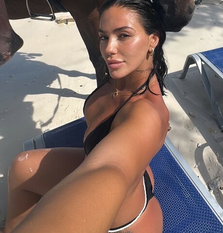 baddiejuu art actress photo