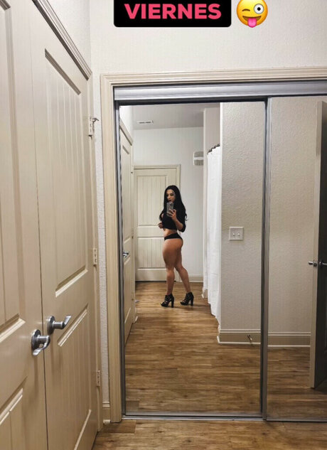 Nyybaybie Bambi erotic model img