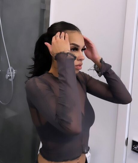 Sad Shordies star pornographic pic