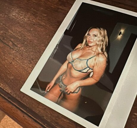 Heymynameisvanessa pornographic star img