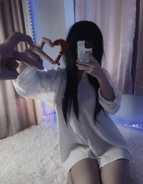 komocos model pornographic pics