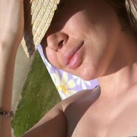 Es1nce star adult pic