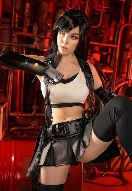 Tifa Cosplay free model pics