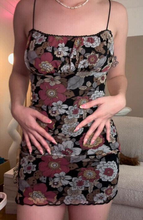 Camille LV star sexy photos