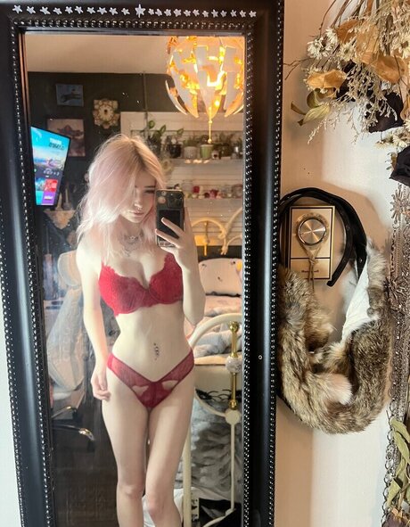 m vlntn__ best model photo