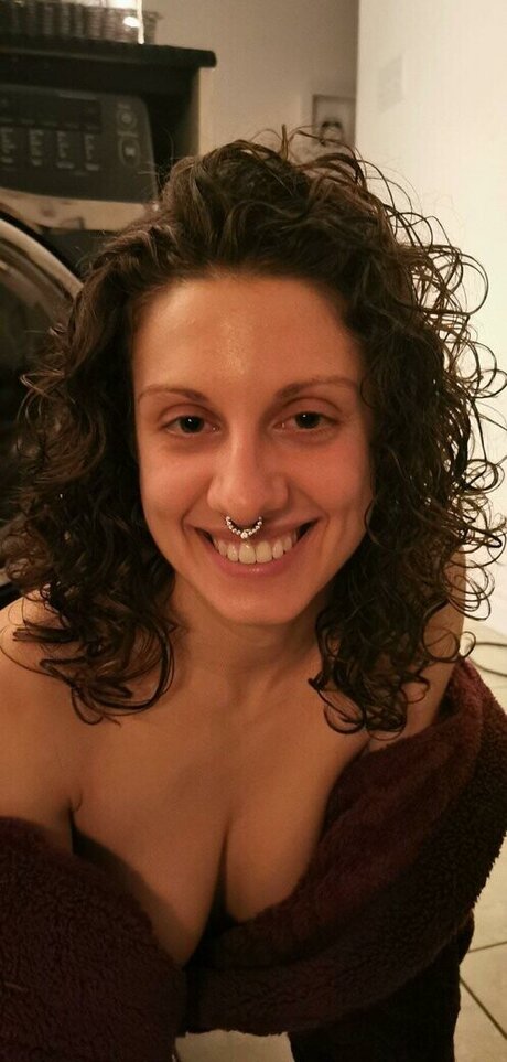 Victoria Liro pretty model img