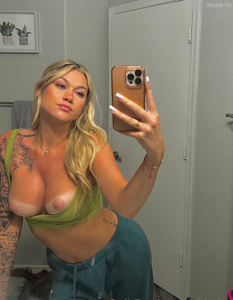 Carter Cameron model top gallery