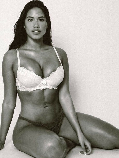 Valentina Rueda star sexy pictures