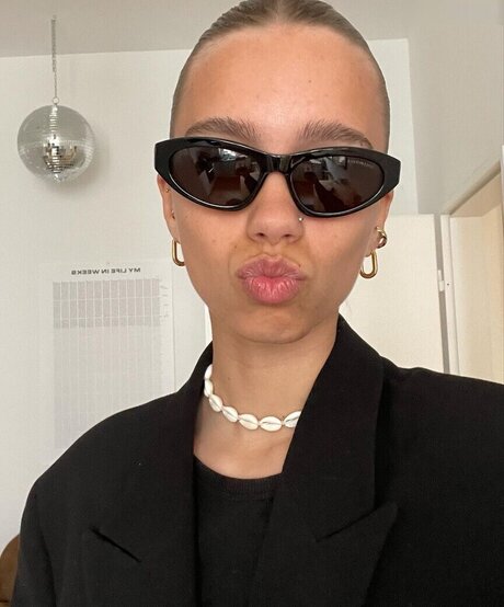 exclusive onlyfans pornographic pictures