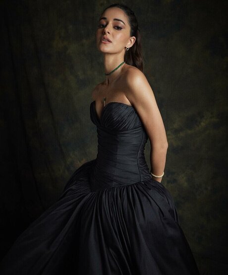 Ananya Pandey pornstar top image