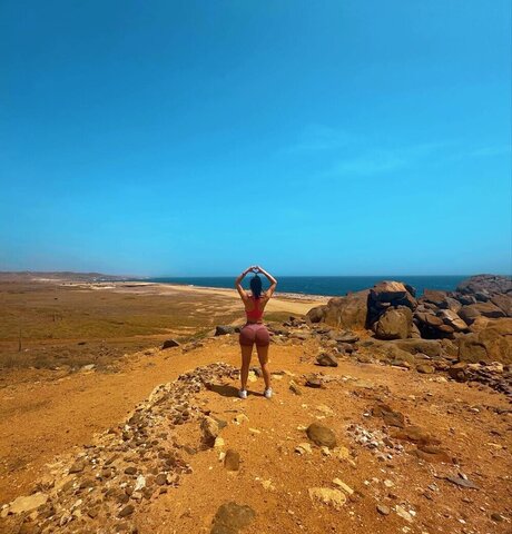 Lissierockz naked pornstar picture