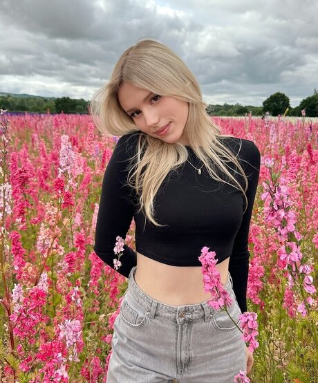 bisexual male onlyfans beautiful naked pics