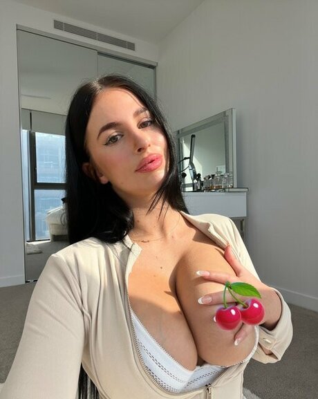 Izzy Davies hd model archive