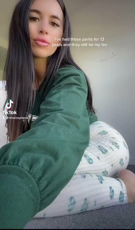 brunette teen onlyfans nude photos