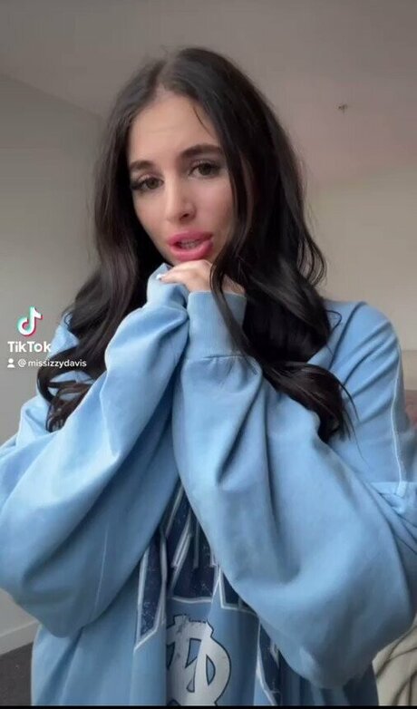 Izzy Davies Profile pic