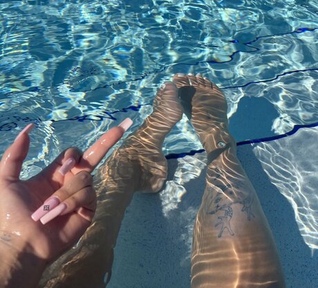 maneaterjade model adult image