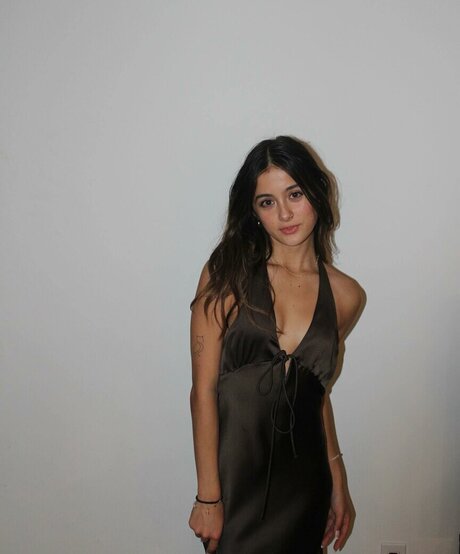 Lauren Avelina model free images