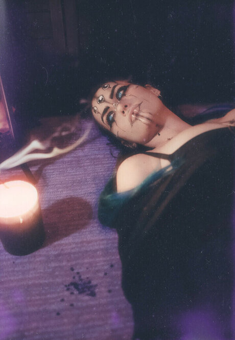 Pokket pretty actress photo