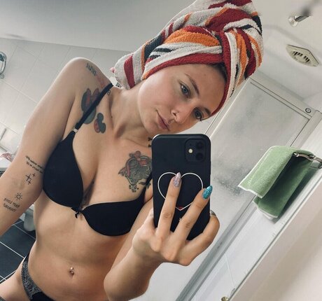 hi iam sara art pornstar photos