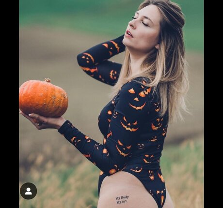 hi iam sara star exclusive galleries