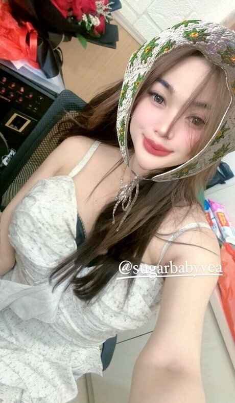 Olivea Hadid pornstar nice img