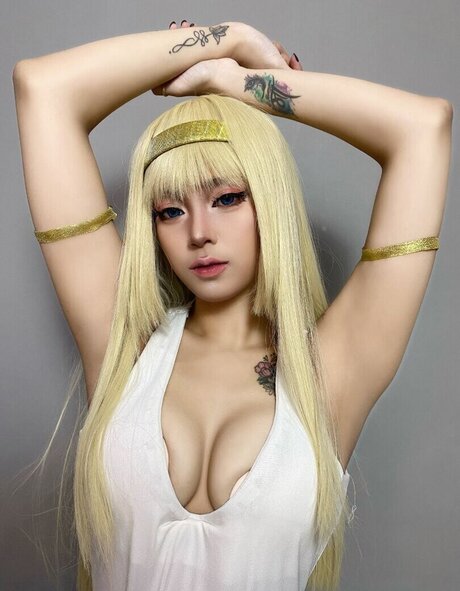 Alice Cwaan model free gallery