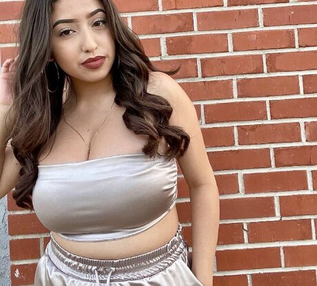 ashleyarambulaa model nudes photos