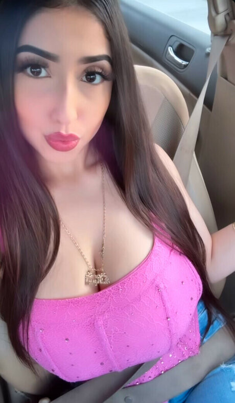 ashleyarambulaa model hd pic