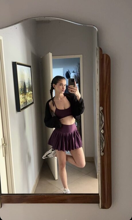 L a Elui hot pornstar image