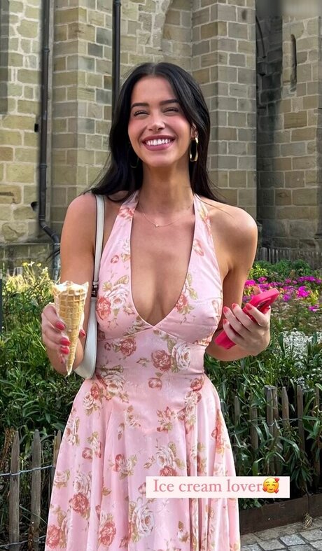 L a Elui pretty actress galleries