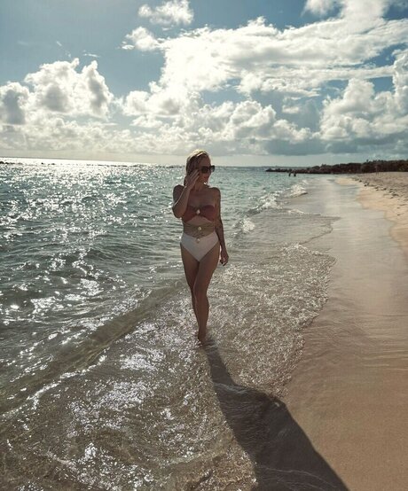 shemale outdoor onlyfans free porn pictures