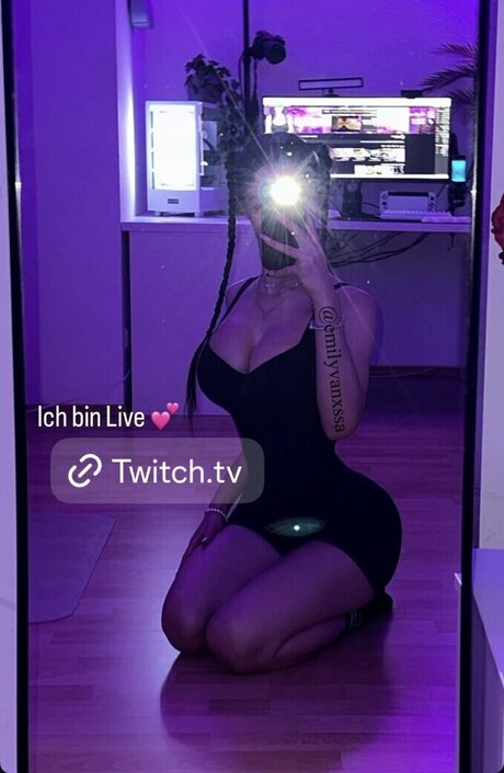 emilyvanxssa model pretty pics