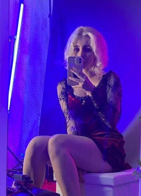 Likkio model adult galleries