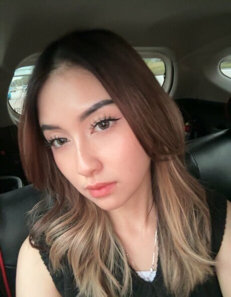 Swansage model perfect pic