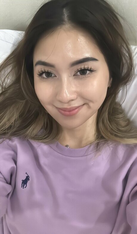 Swansage model naked img