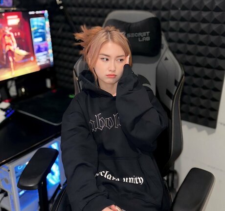 Swansage high quality pornstar pic