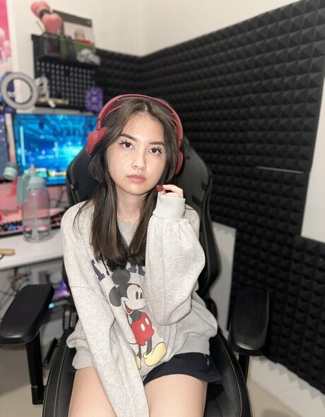 Swansage pornstar photo