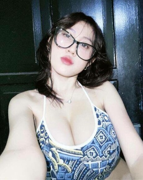 ejahazel model adult pic