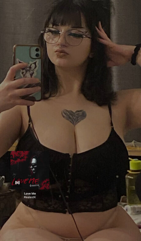 bl00dyh4nd erotic pornstar photo