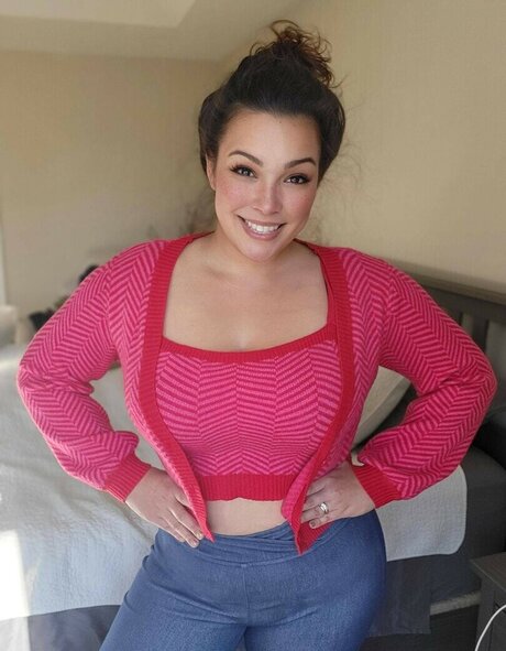 Stock ad5976 exclusive model images