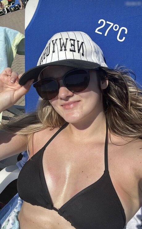 Mondwika actress picture