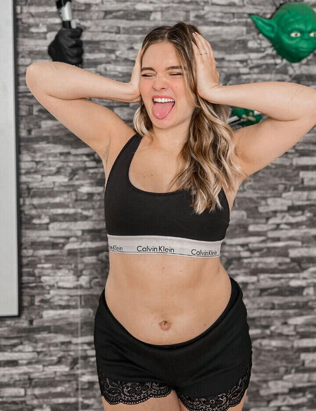 Mondwika erotic actress images