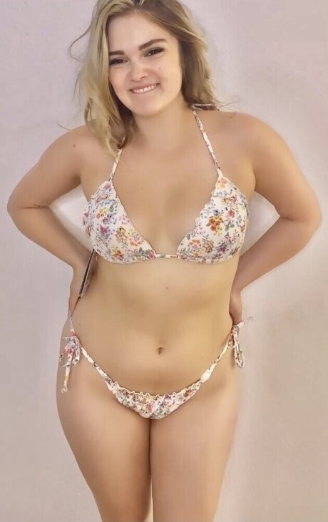 Mondwika hot model photo