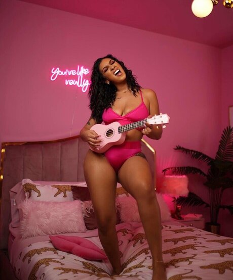 Queen Najia art star images