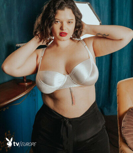 Sophia Voznyak star perfect image