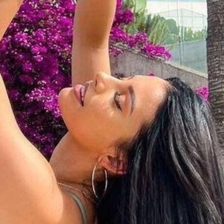 Ivana Santacruz star sexy img