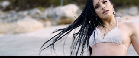 Ivana Santacruz hot model pic